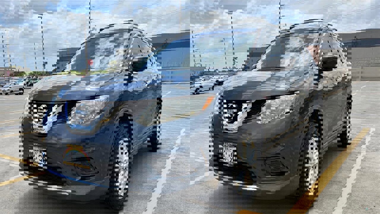 Used 2016 Nissan Rogue SV w/ SV Premium Package image 1