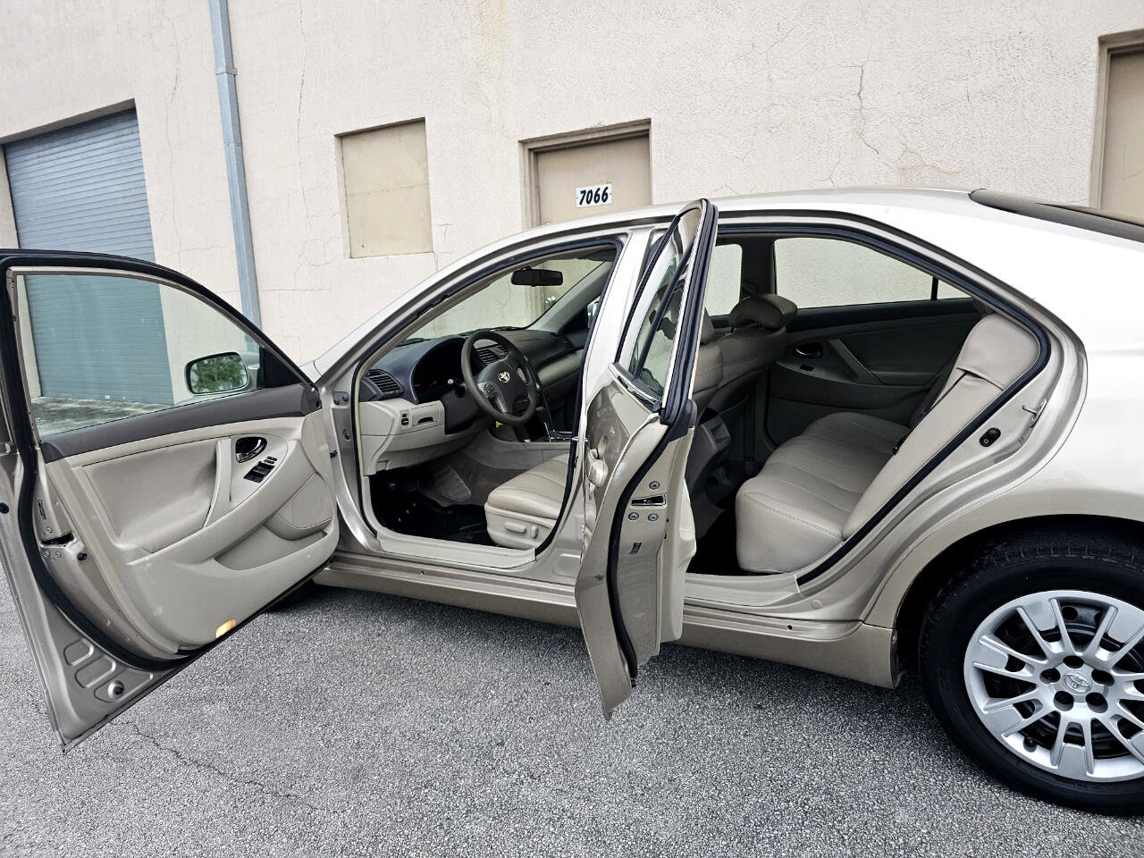 Used 2007 Toyota Camry LE image 22
