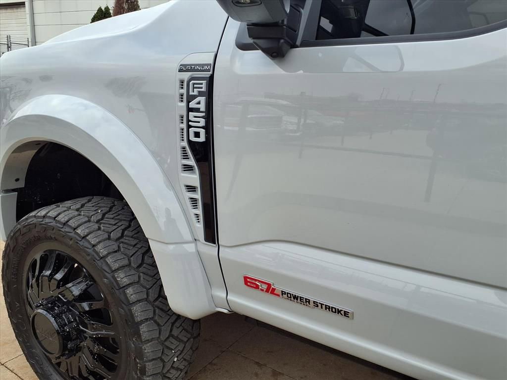 New 2025 Ford F450 Platinum image 26