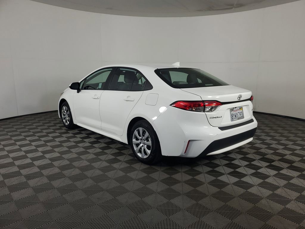 Used 2022 Toyota Corolla LE image 6