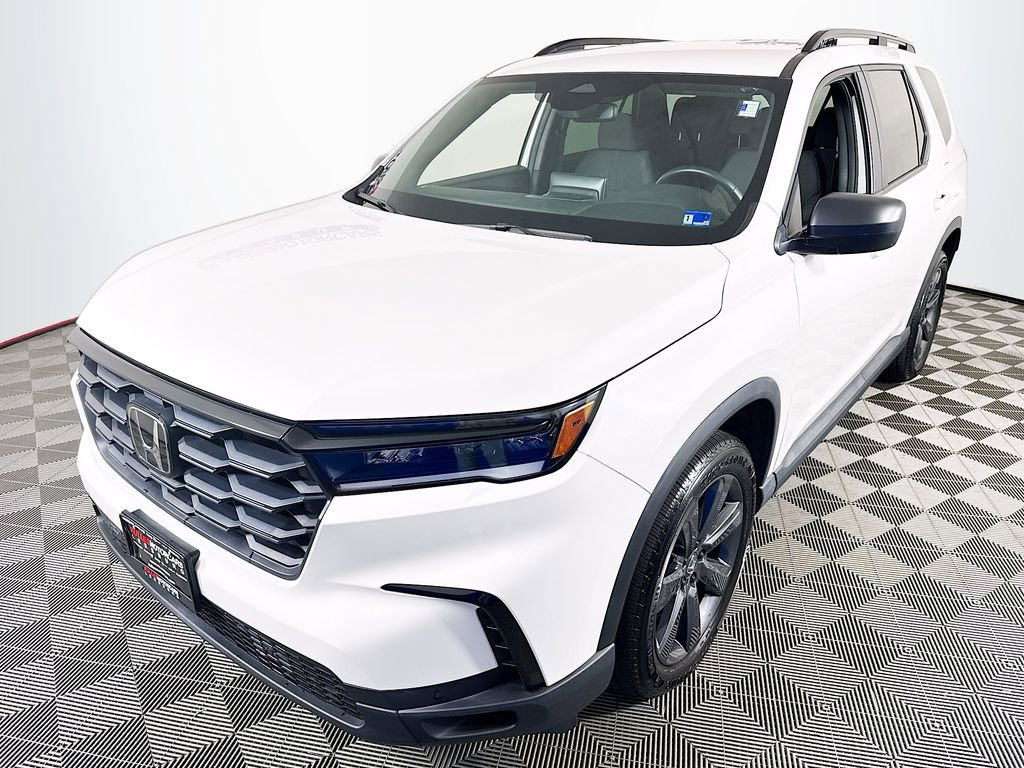 Used 2023 Honda Pilot Sport image 3