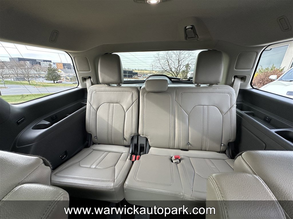 Used 2021 Ford Expedition Limited image 15