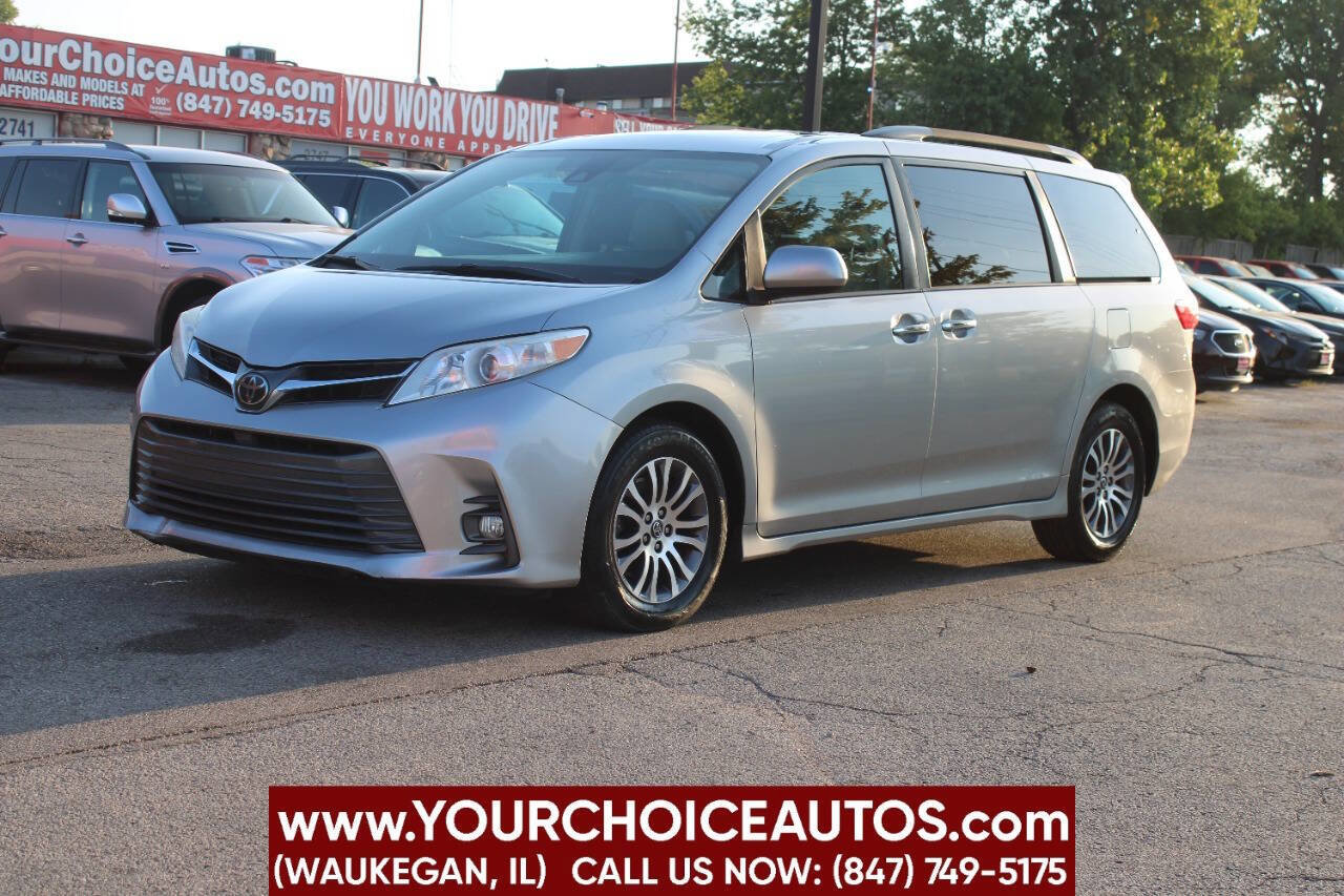 Used 2018 Toyota Sienna XLE w/ XLE Navigation Package FWD image 1