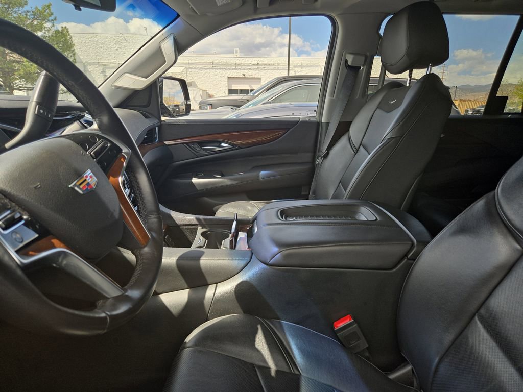 Used 2019 Cadillac Escalade Premium Luxury image 6