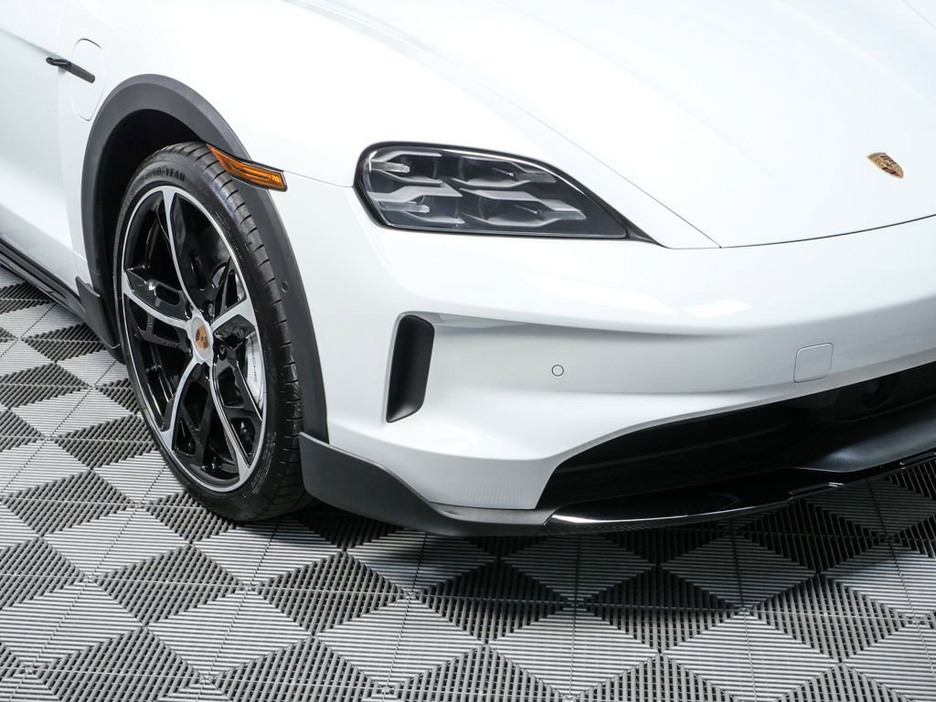 Certified 2025 Porsche Taycan 4S image 33