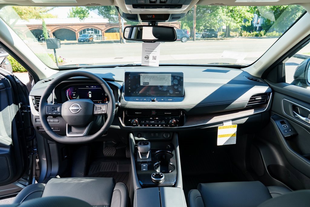 New 2026 Nissan Rogue Platinum image 9