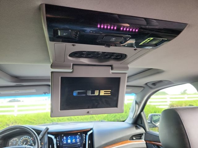 Used 2015 Cadillac Escalade Luxury AWD/4WD image 31