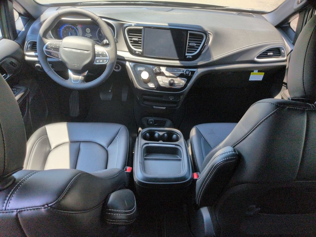 New 2027 Chrysler Pacifica Select FWD image 28