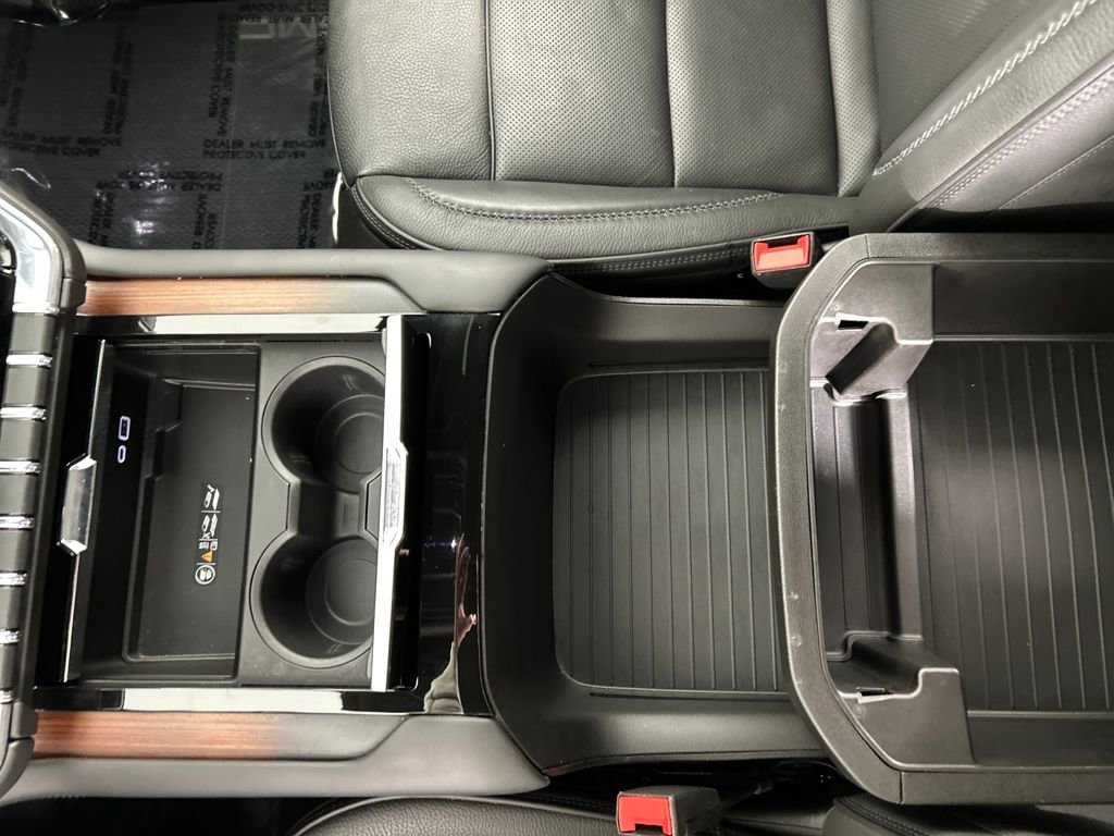 Used 2025 GMC Yukon Denali AWD/4WD image 16