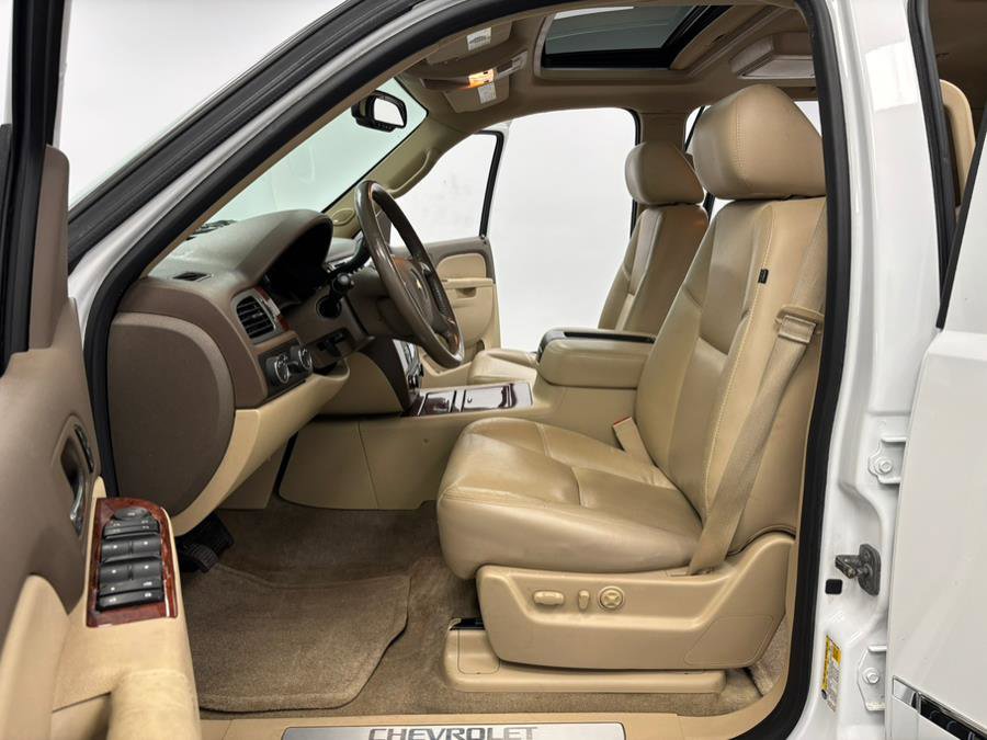 Used 2014 Chevrolet Suburban LTZ image 31