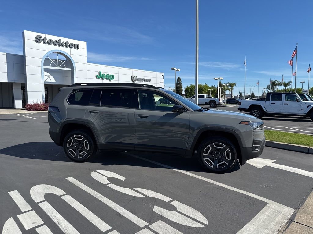 New 2026 Jeep Cherokee Laredo AWD/4WD image 4