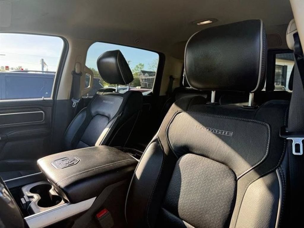 Used 2019 RAM 1500 Laramie AWD/4WD image 12