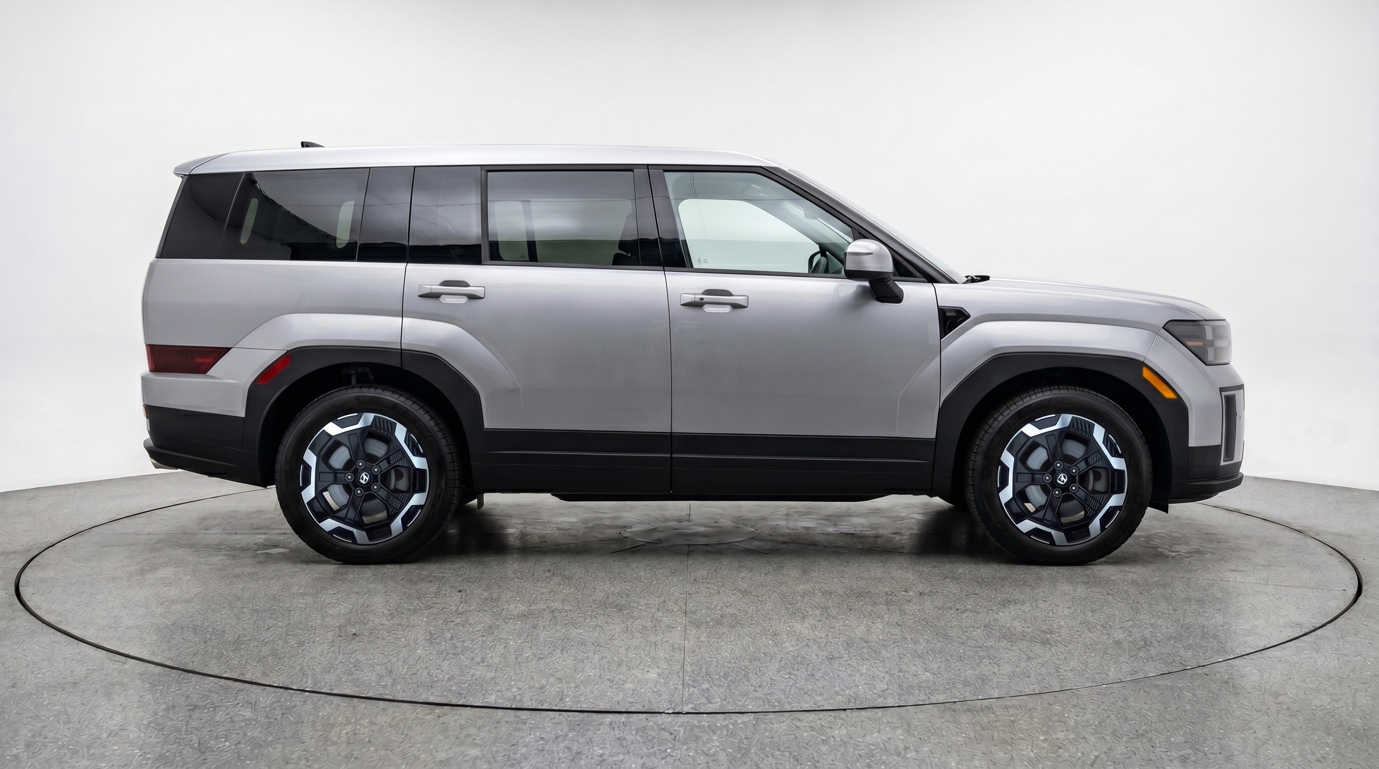 Used 2025 Hyundai Santa Fe SEL image 11