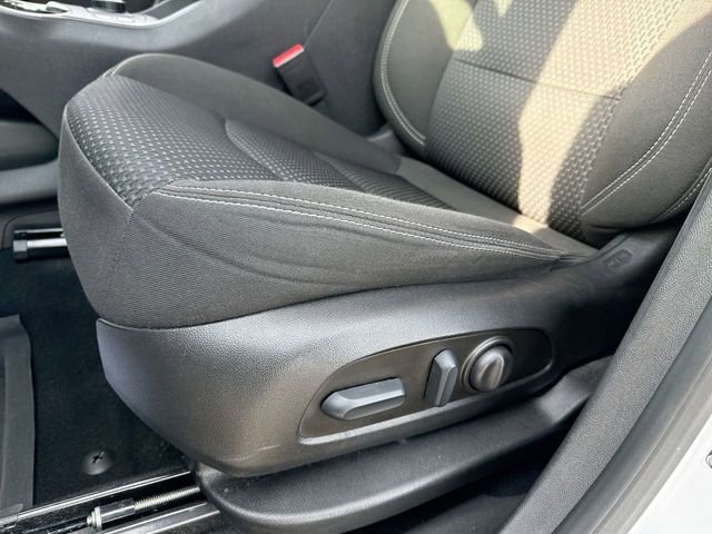 Used 2022 GMC Terrain SLE w/ Driver Convenience Package image 12