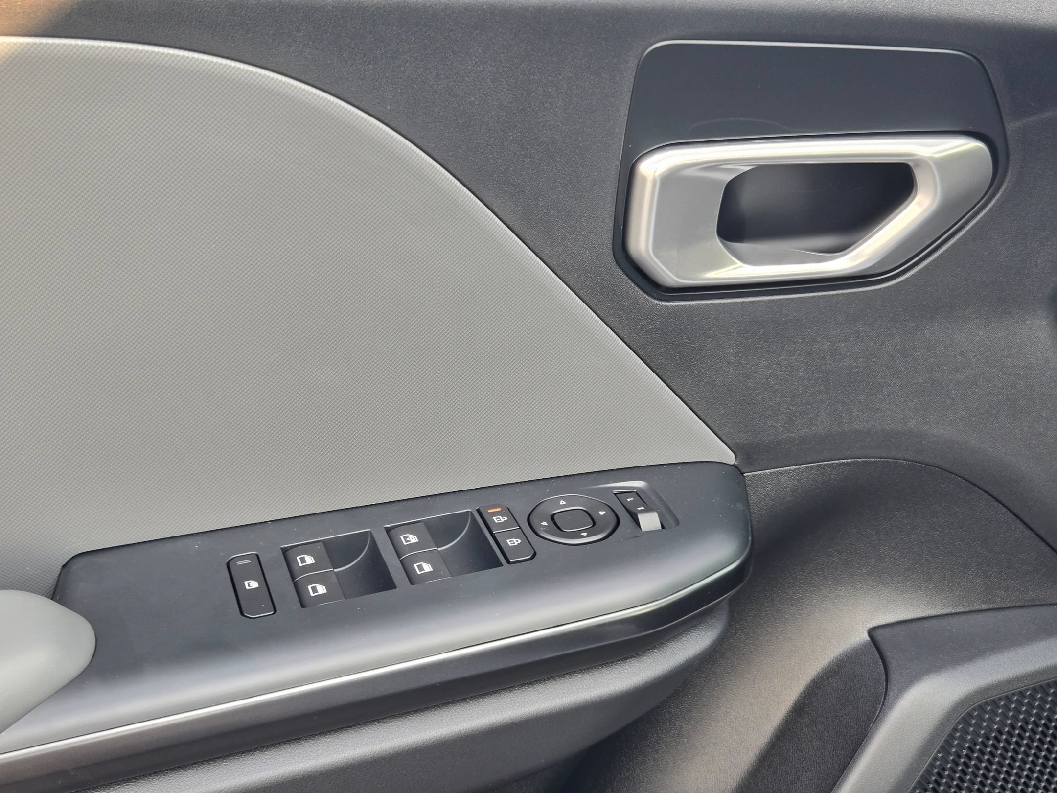 New 2026 Kia K4 FWD image 16