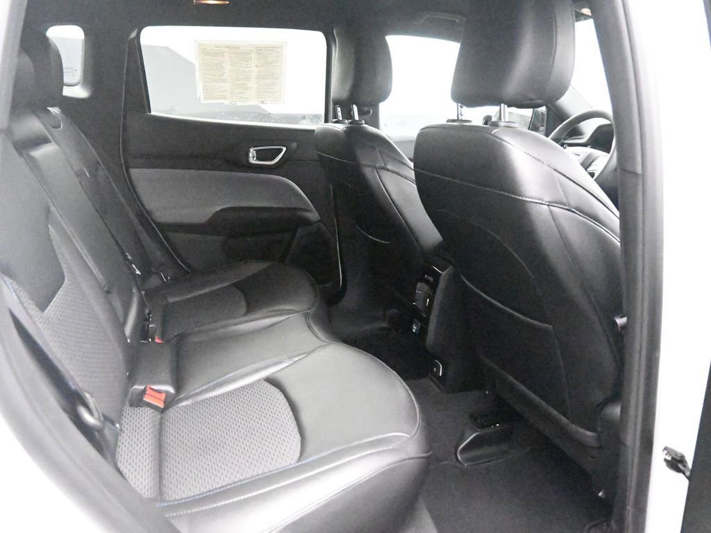Used 2024 Jeep Compass Latitude image 22