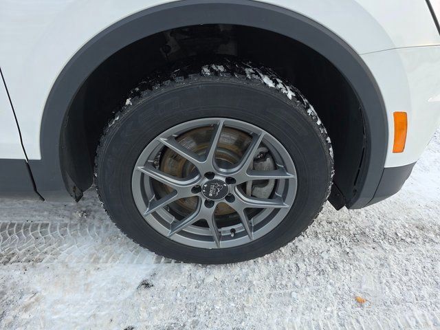 Used 2021 Volkswagen Tiguan SE image 12