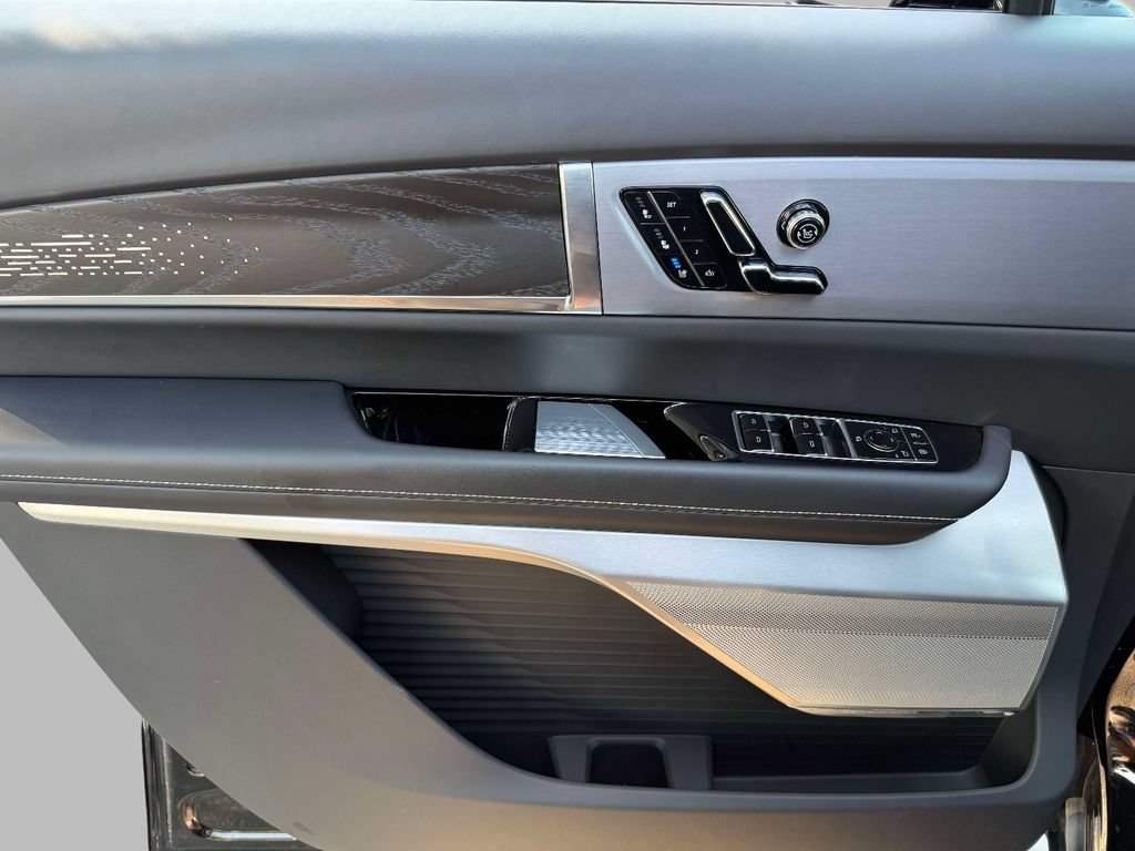 Used 2026 Cadillac Vistiq Luxury w/ LPO, Floor Liner Package AWD/4WD image 20
