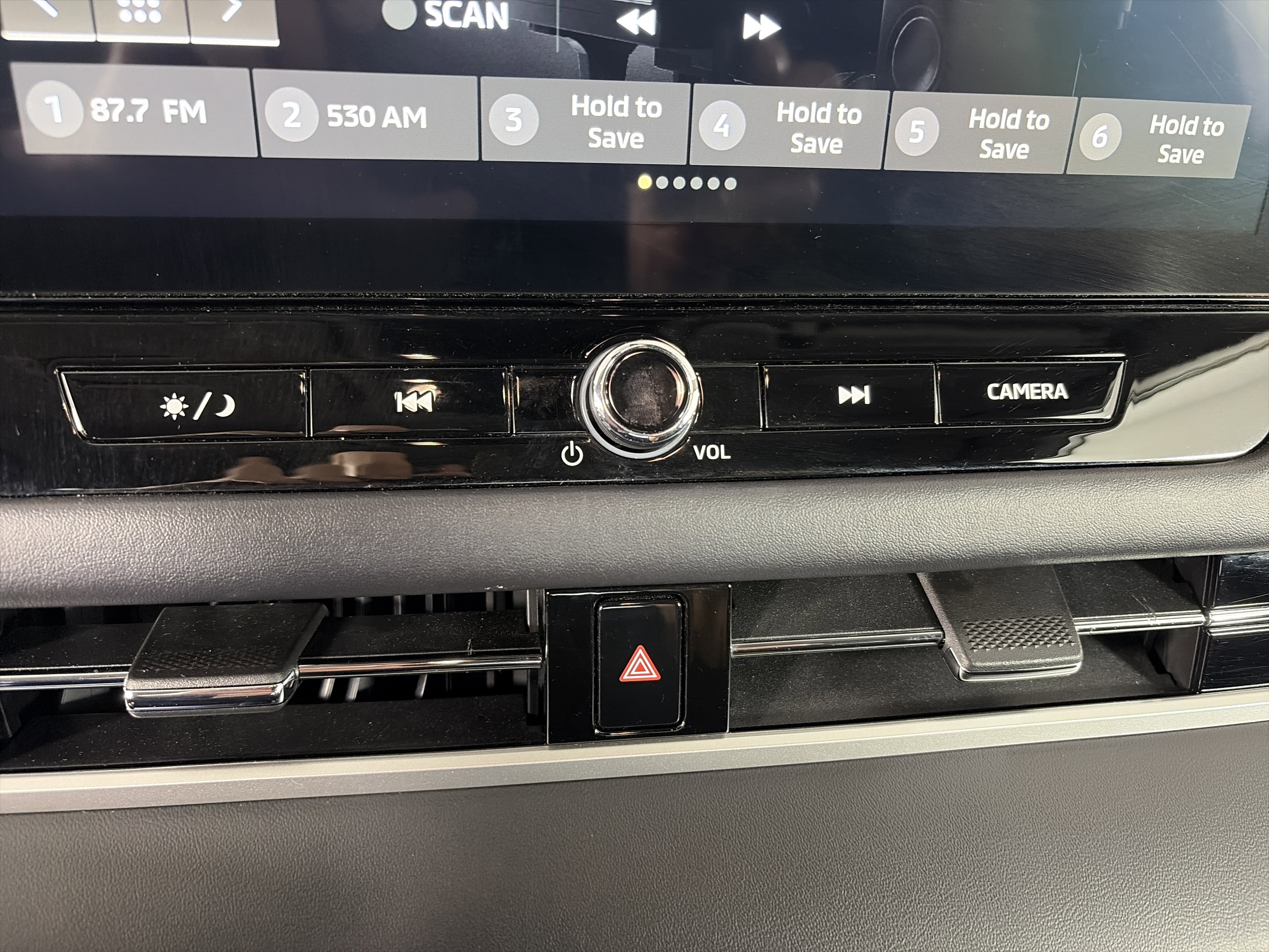 Used 2025 Mitsubishi Outlander SE AWD/4WD image 24