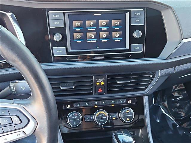 Used 2022 Volkswagen Jetta SE w/ Panoramic Sunroof Package FWD image 14