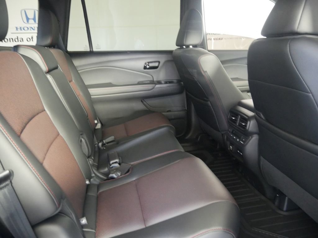 Used 2025 Honda Passport Black Edition image 8