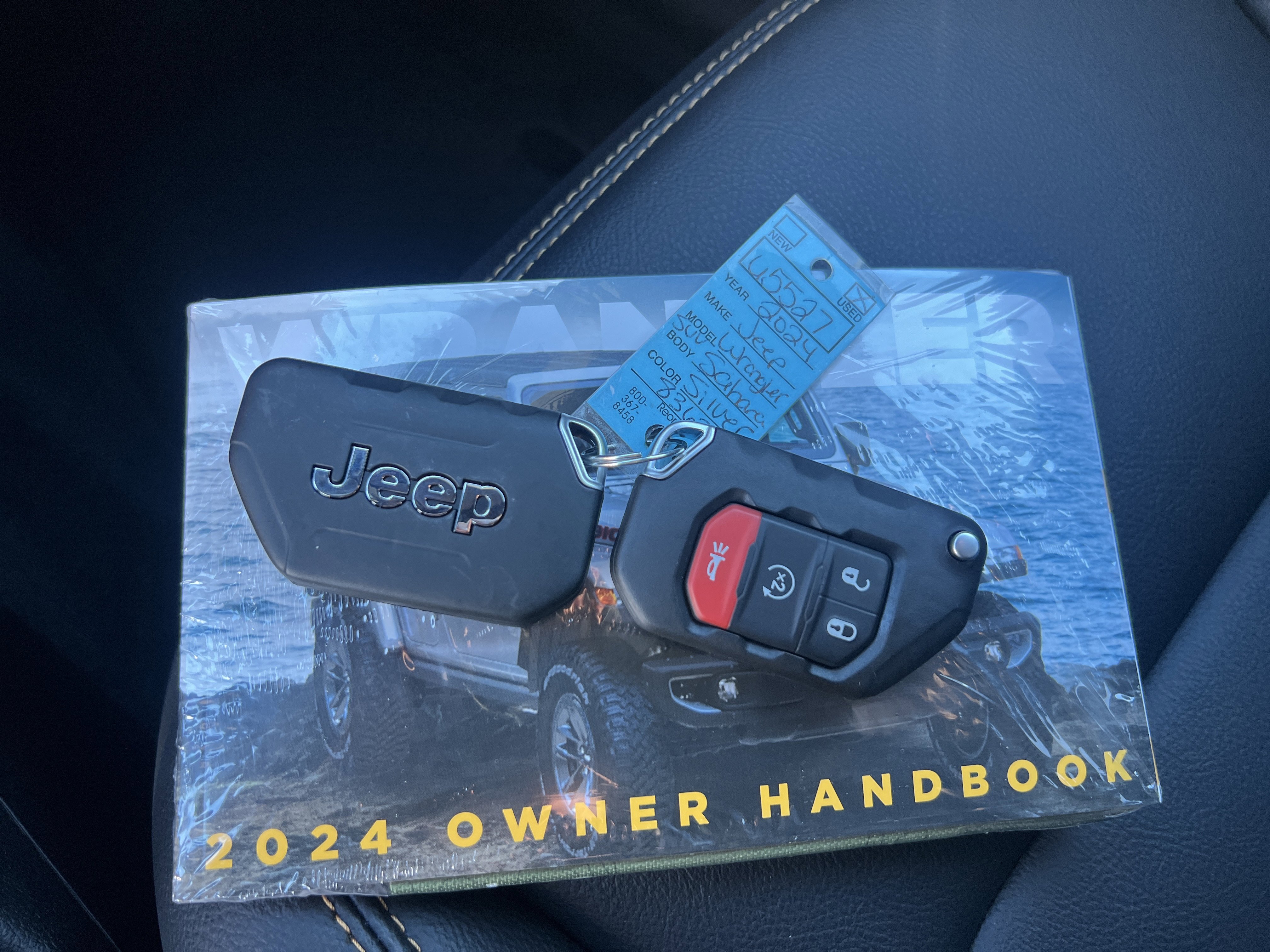 Used 2024 Jeep Wrangler Sahara image 23