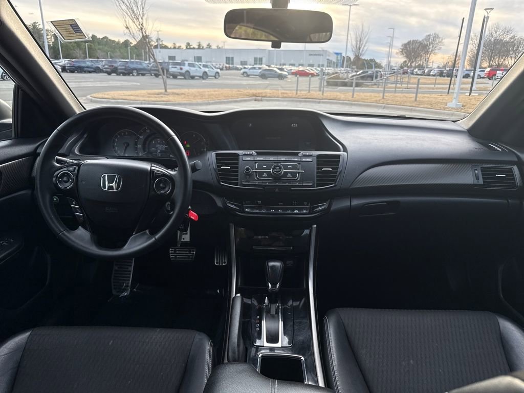 Used 2017 Honda Accord Sport image 16