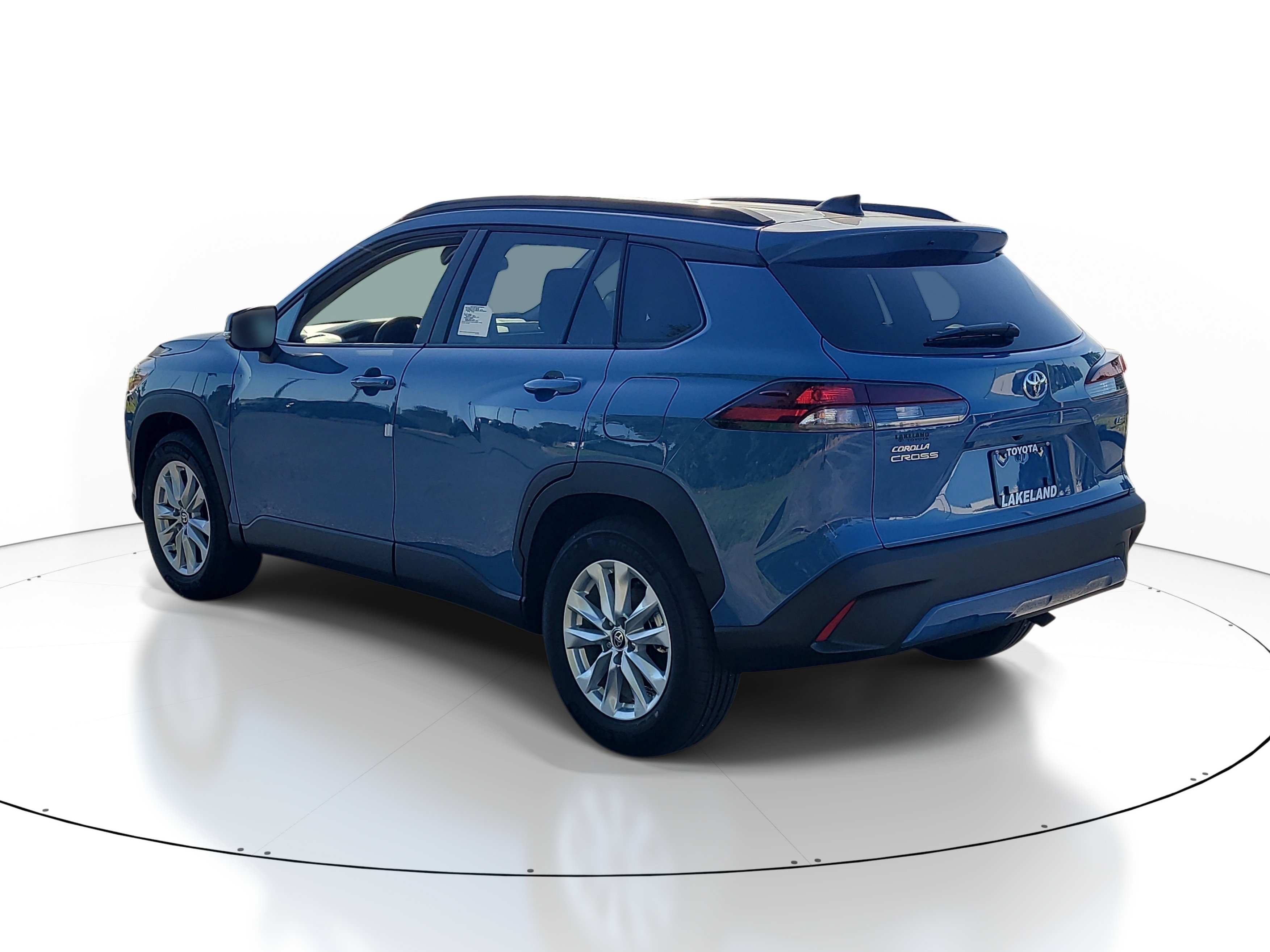 Certified 2026 Toyota Corolla Cross LE FWD image 5