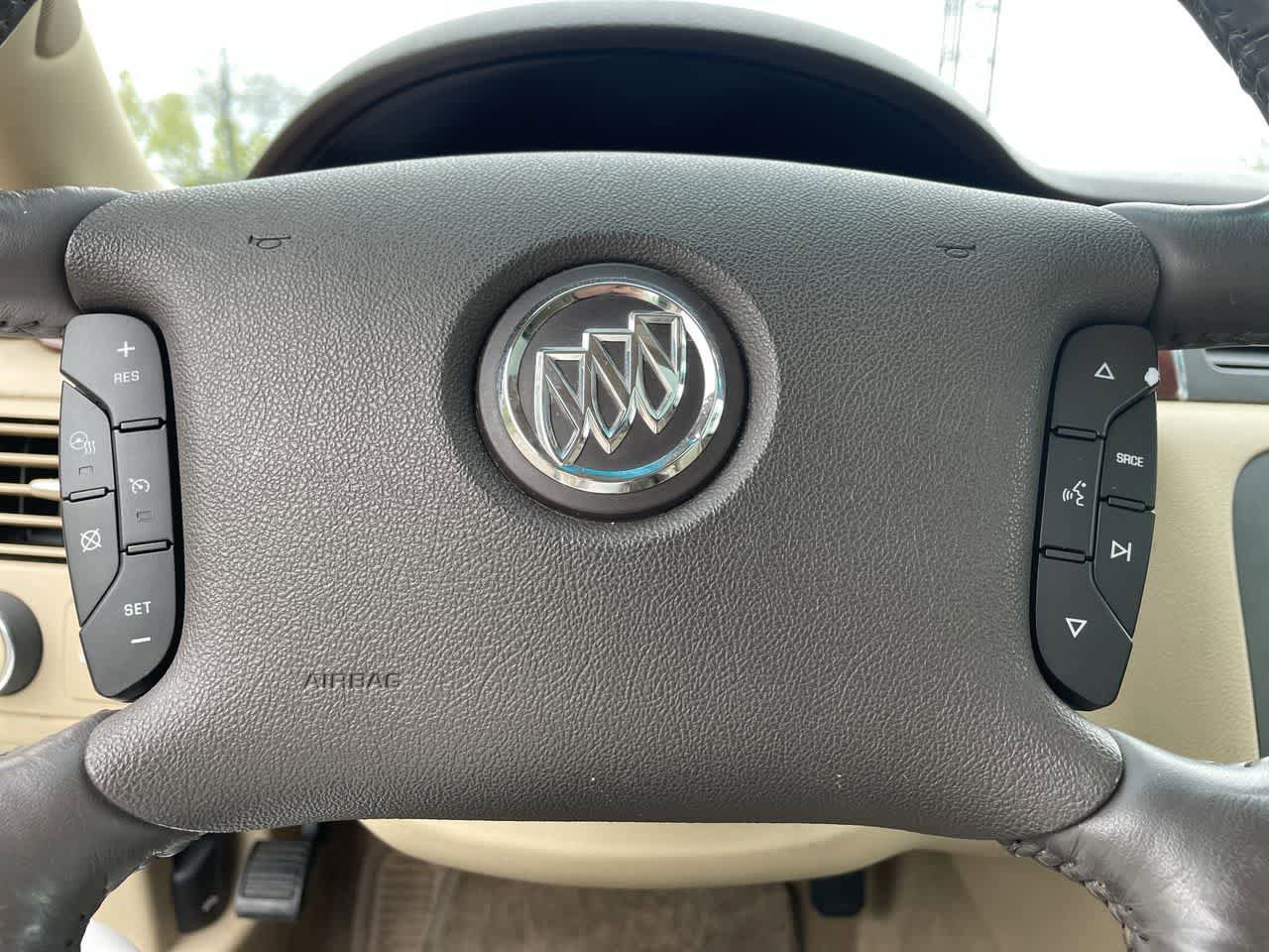 Used 2007 Buick Lucerne CXS w/ Driver Confidence Package FWD image 10