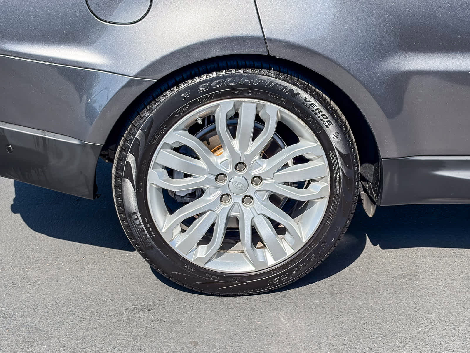 Used 2017 Land Rover Range Rover Sport HSE image 10