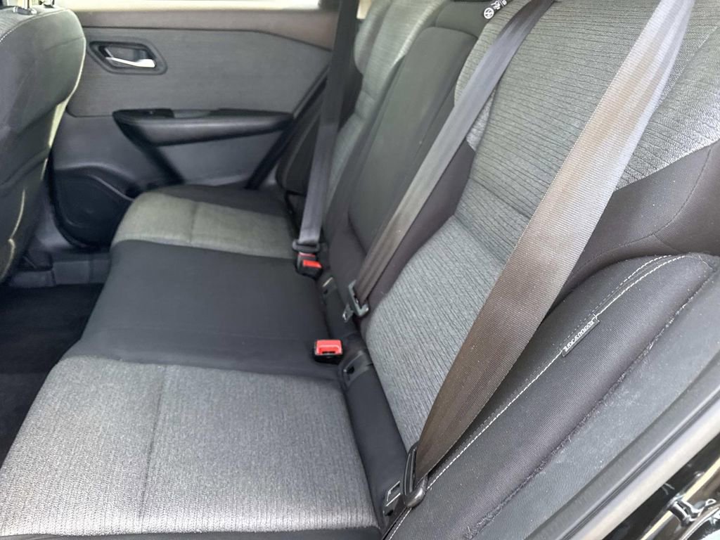 Certified 2022 Nissan Rogue SV image 13