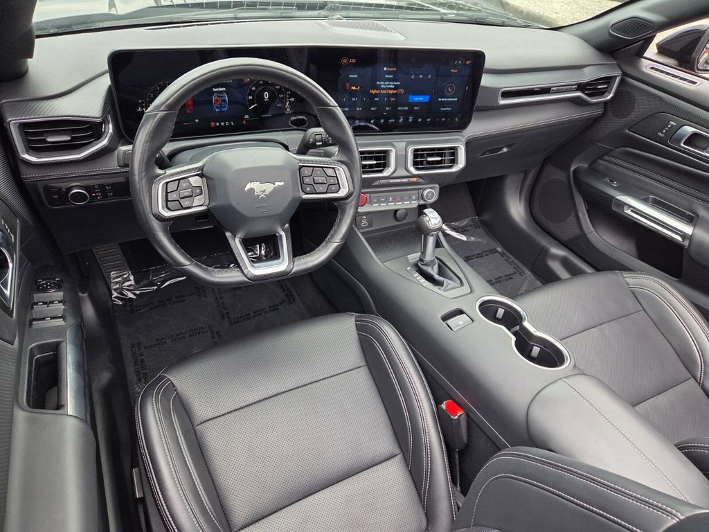 Used 2025 Ford Mustang Premium RWD image 7