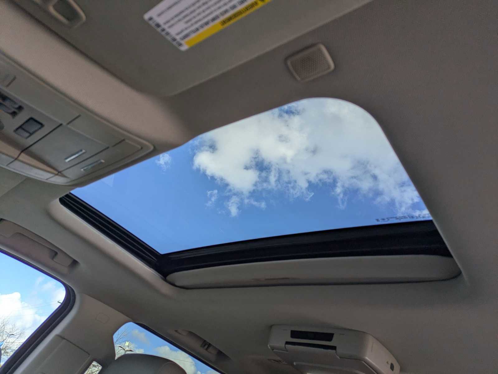 Used 2019 Chevrolet Suburban LT w/ Luxury Package image 18