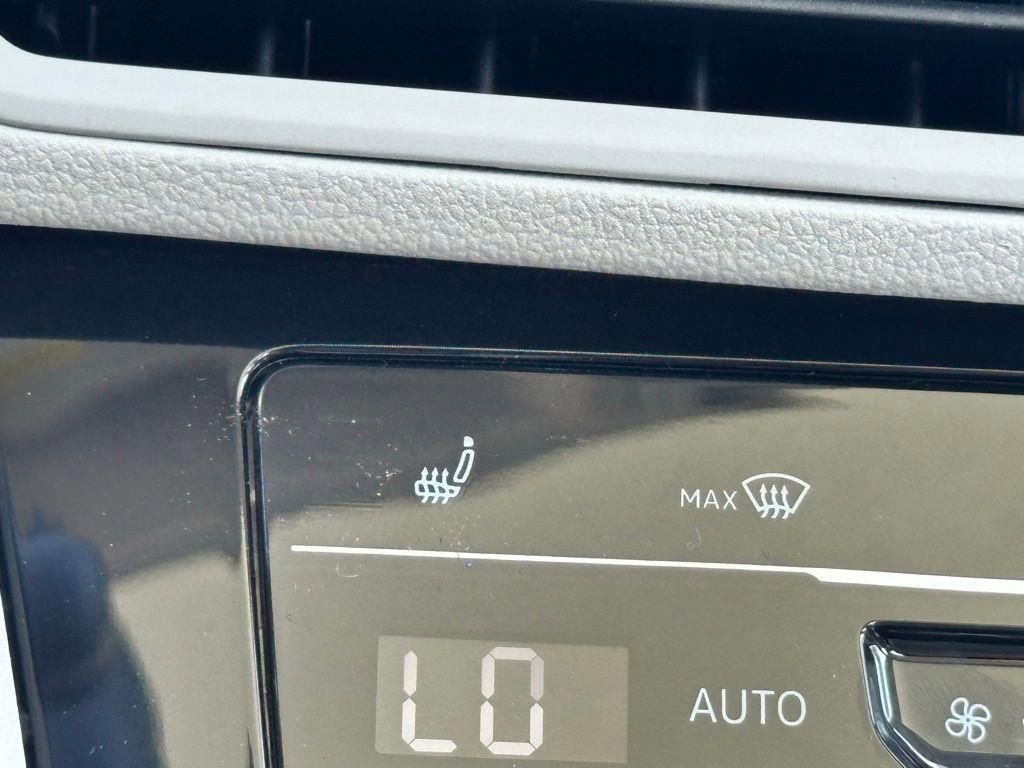 New 2026 Volkswagen Jetta SE FWD image 13