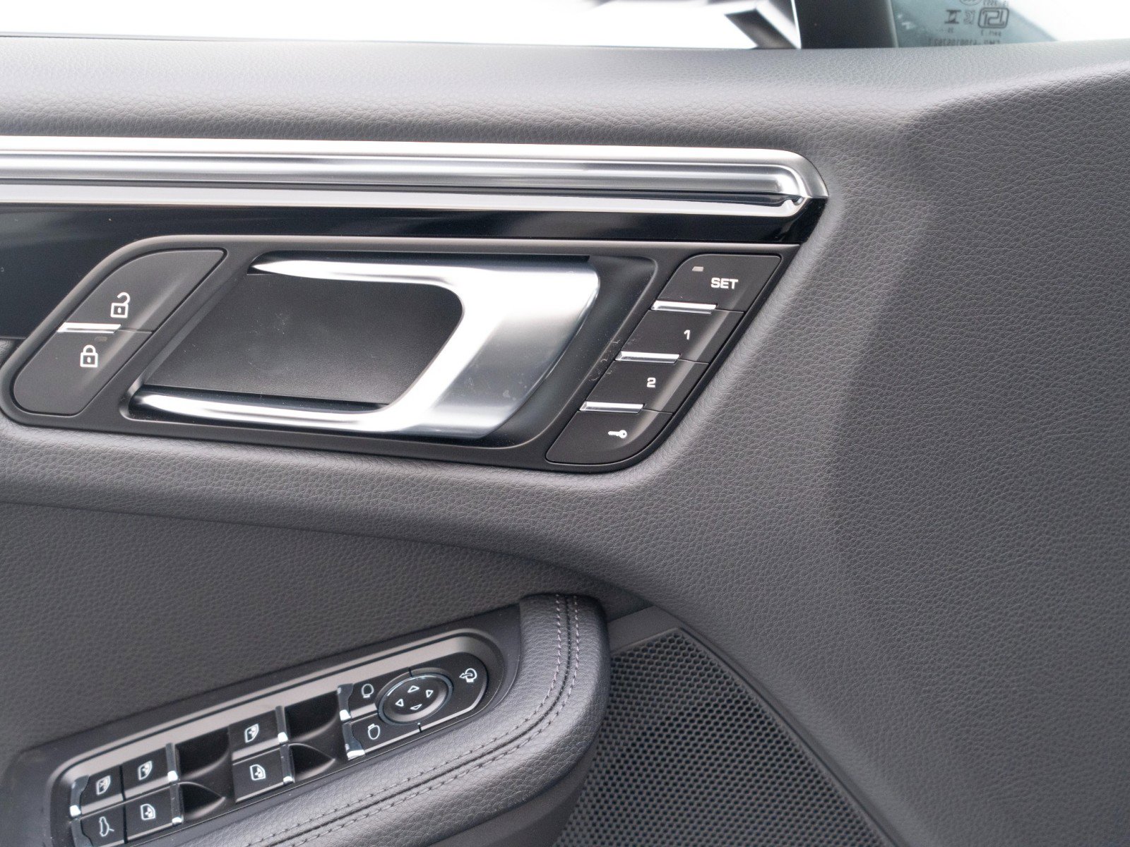 New 2026 Porsche Macan image 21