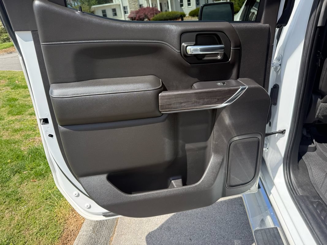 Used 2019 Chevrolet Silverado 1500 LTZ w/ LTZ Plus Package AWD/4WD image 34