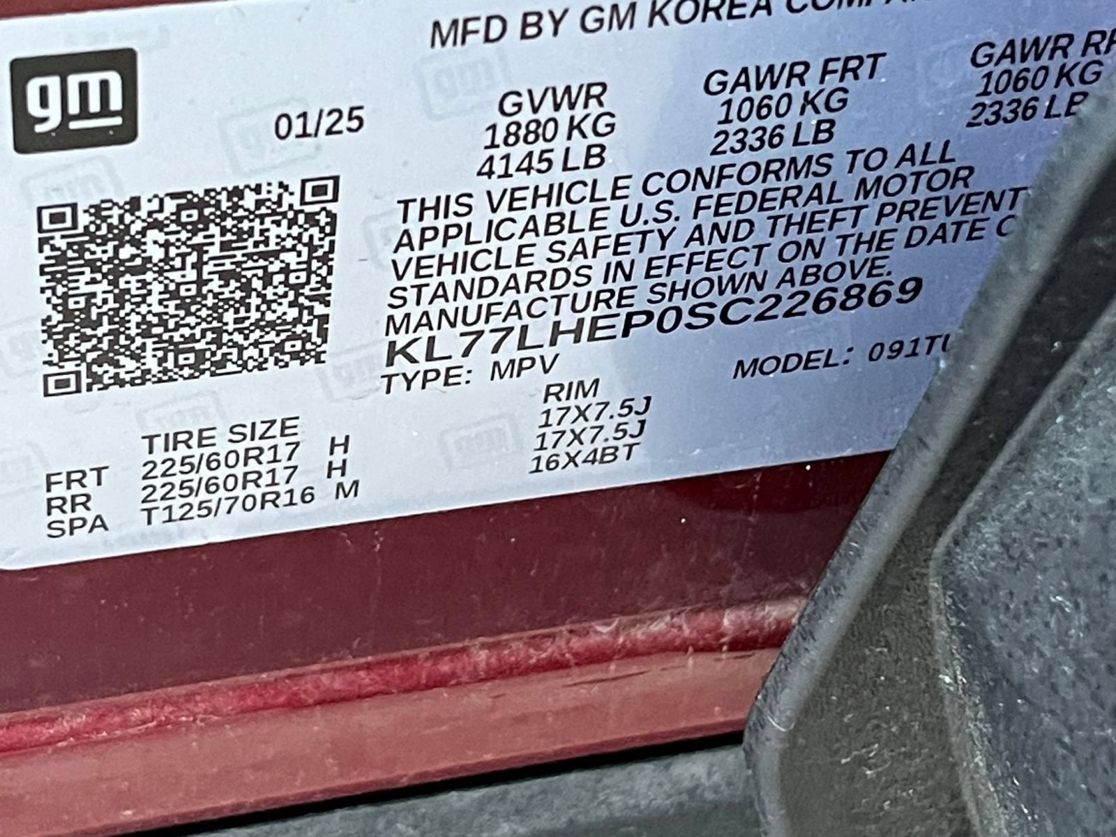 Used 2025 Chevrolet Trax LT FWD image 30
