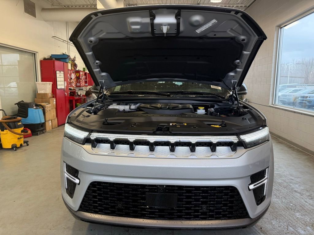 New 2026 Jeep Grand Wagoneer L 4WD w/ Premium Group I image 12