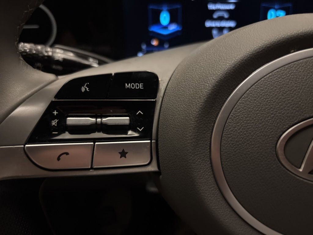 Used 2024 Hyundai Elantra SEL w/ Convenience Package image 16