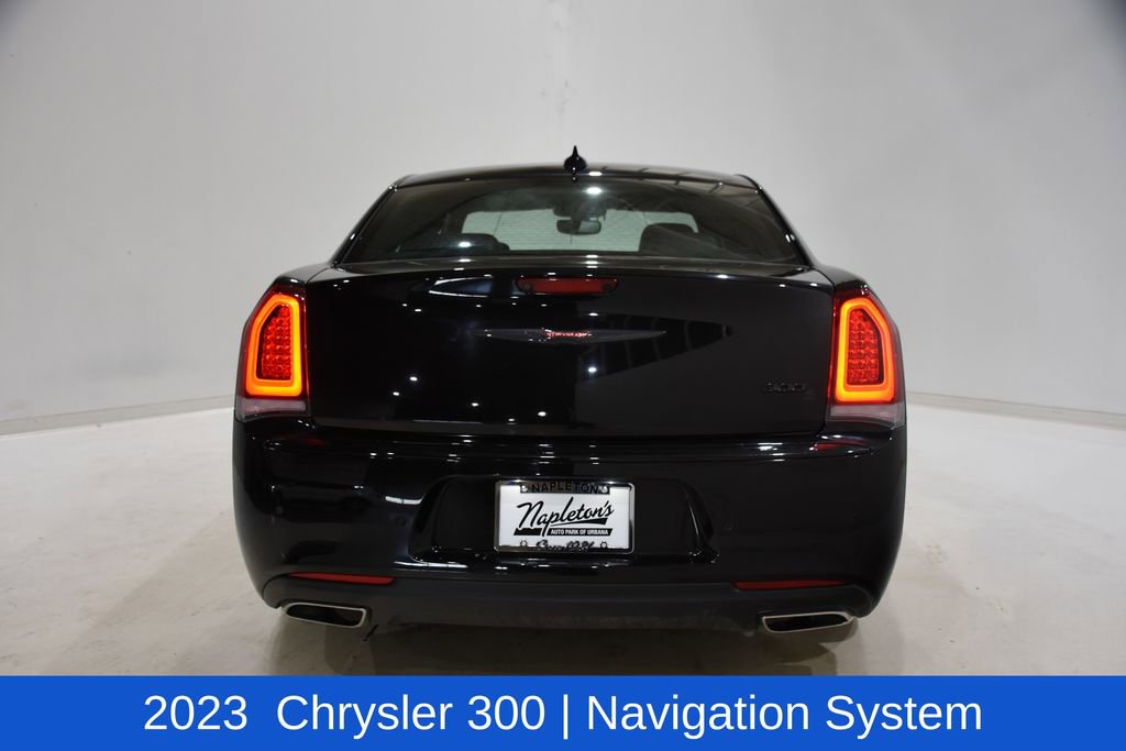 Used 2023 Chrysler 300 S image 5