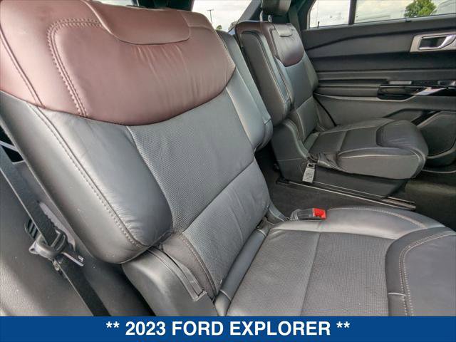 Used 2023 Ford Explorer Platinum w/ Technology Package image 23