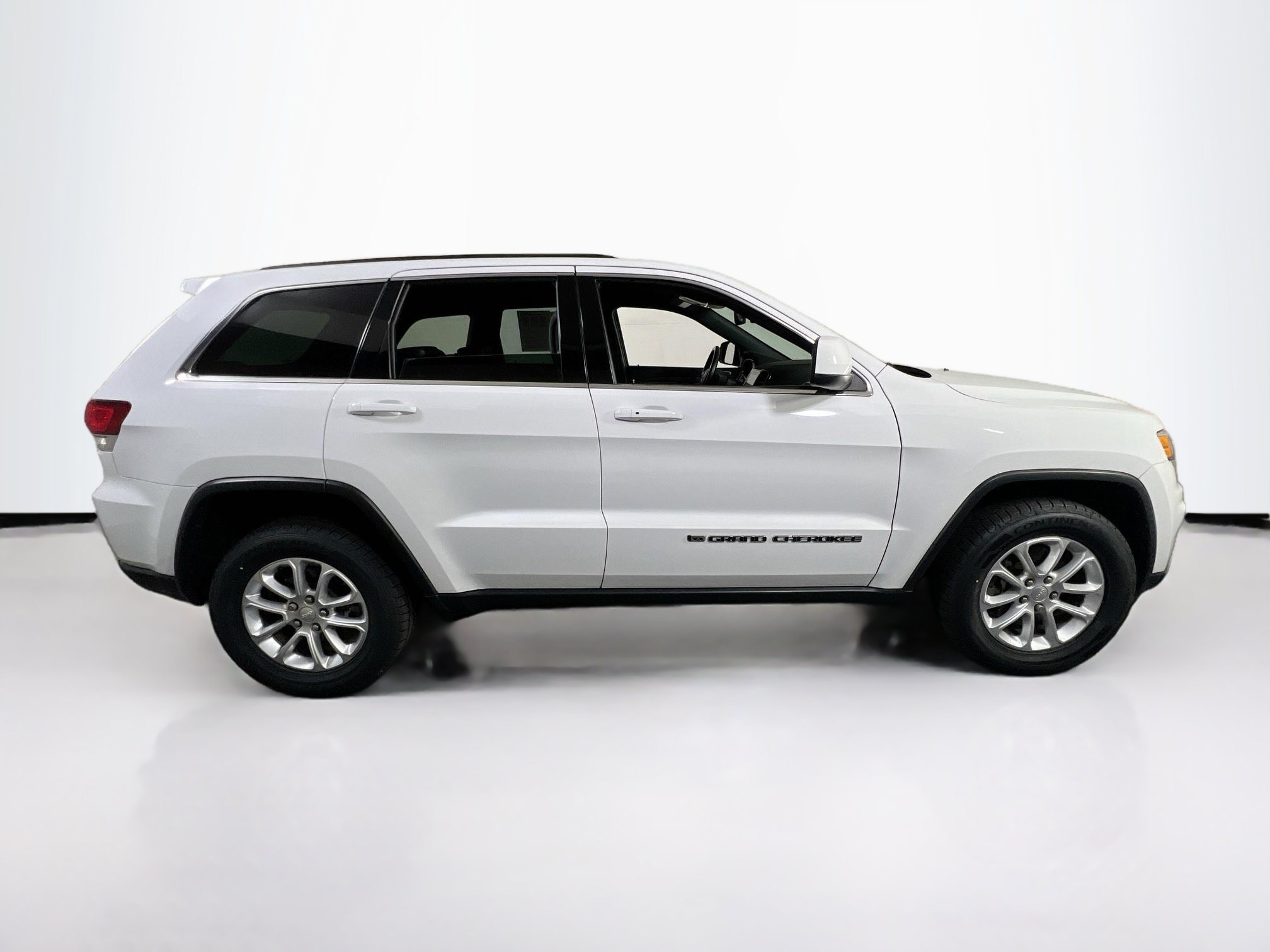 Used 2022 Jeep Grand Cherokee Laredo X AWD/4WD image 4