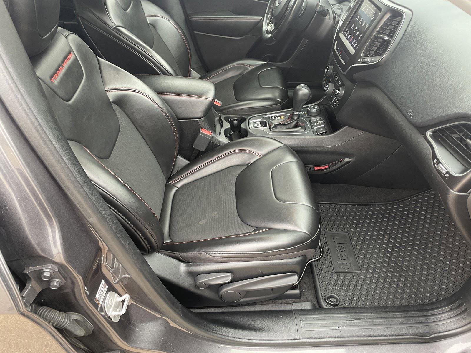 Used 2020 Jeep Cherokee Trailhawk w/ Cold Weather Group image 30