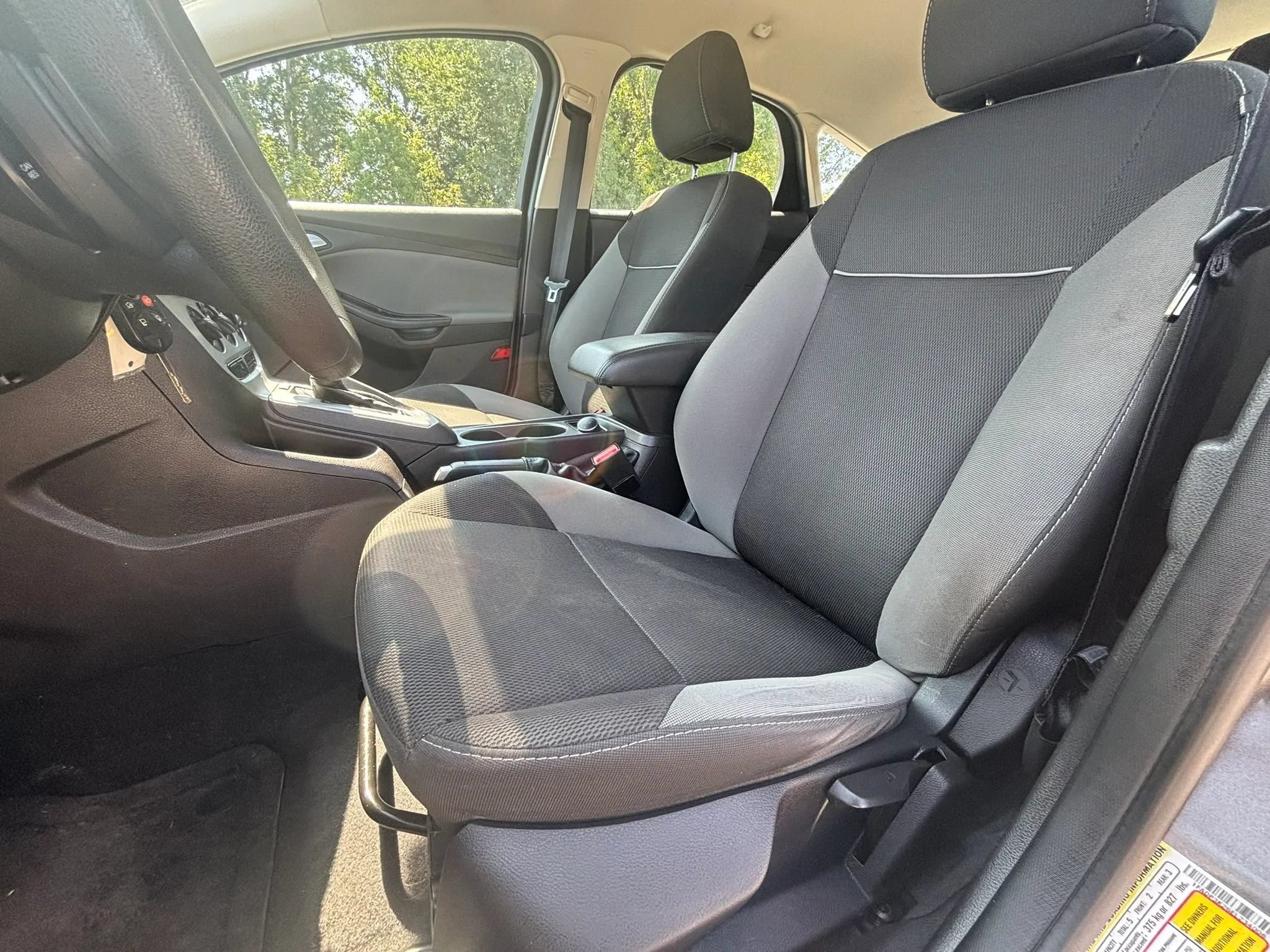 Used 2014 Ford Focus SE FWD image 22