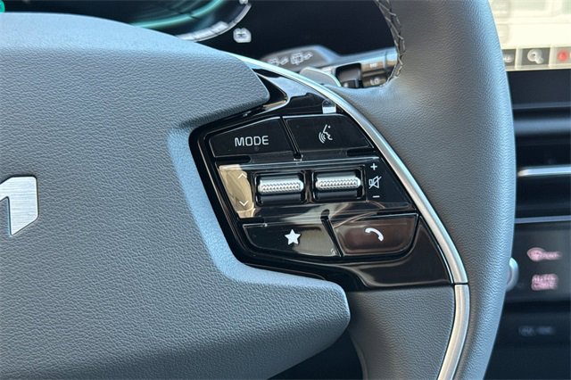 New 2025 Kia Niro EX image 30