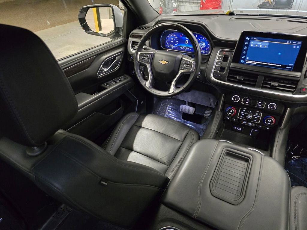Used 2024 Chevrolet Suburban LT RWD image 38