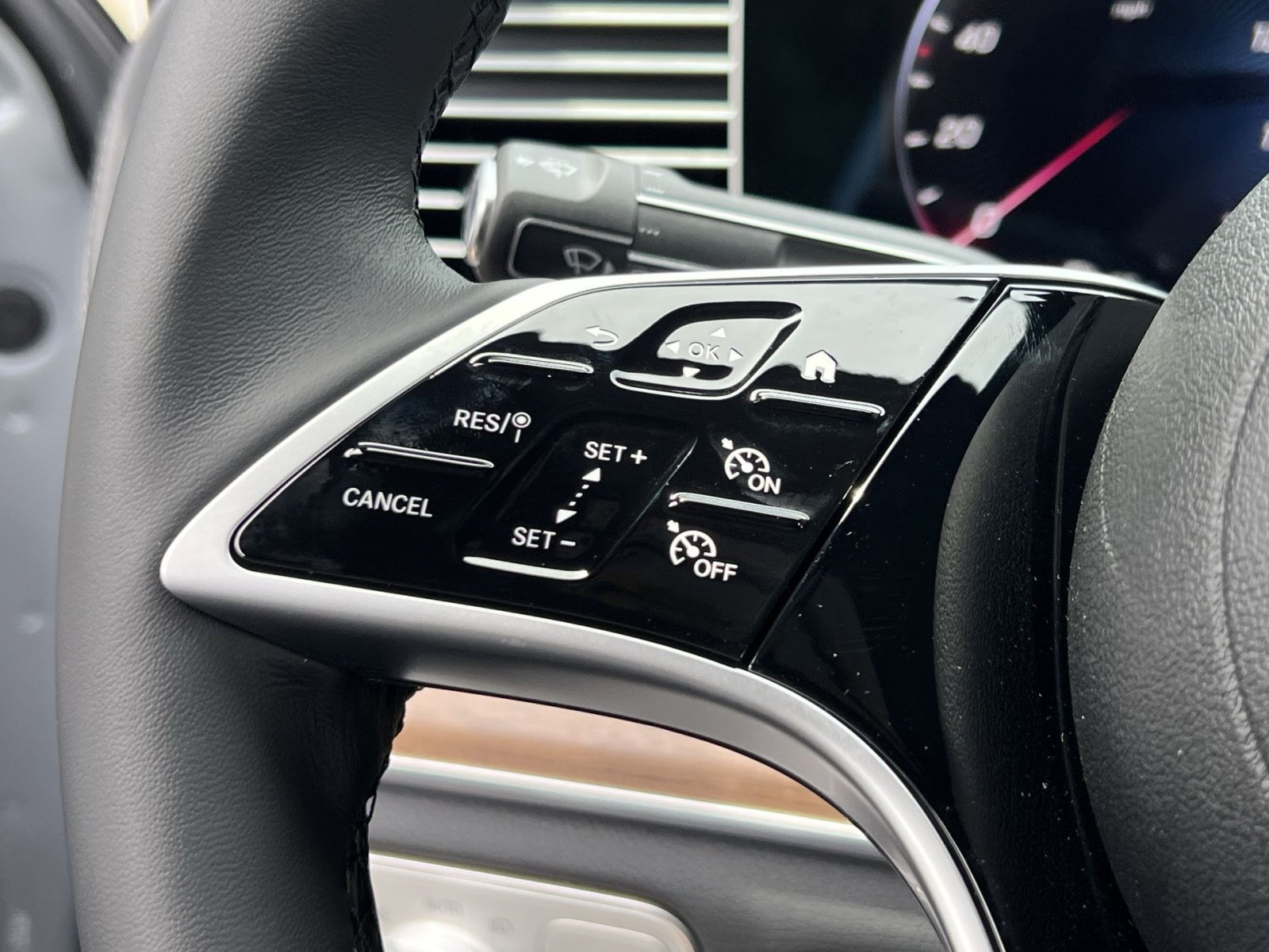 New 2026 Mercedes-Benz GLE 450 4MATIC Coupe image 37