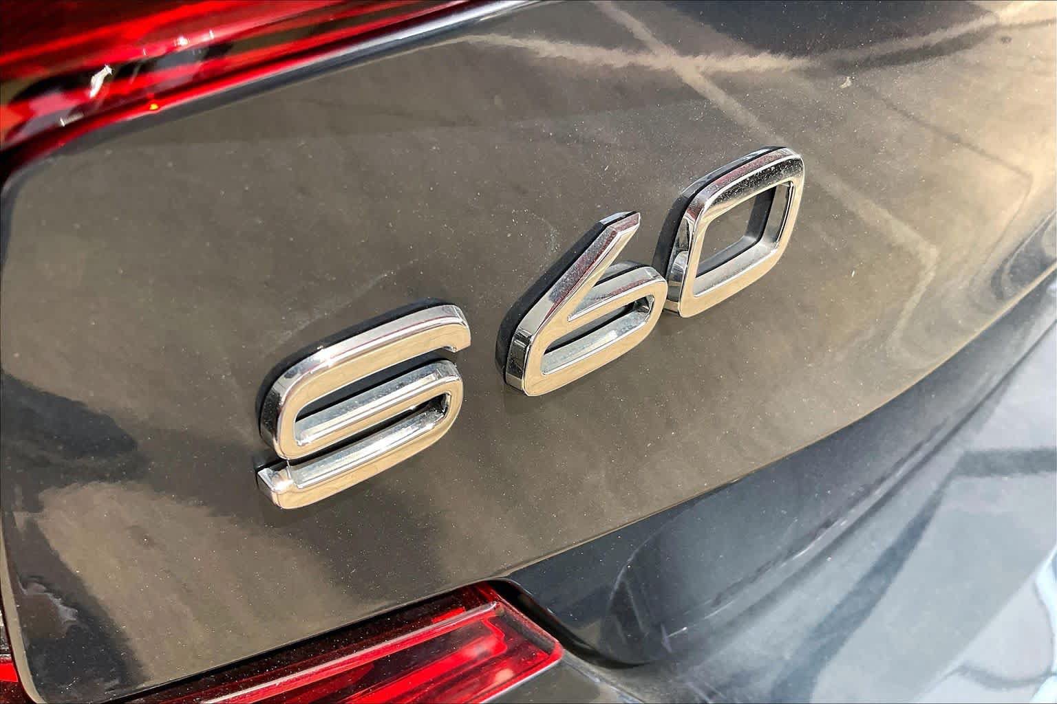 Used 2019 Volvo S60 T6 Momentum w/ Multimedia Package AWD/4WD image 31