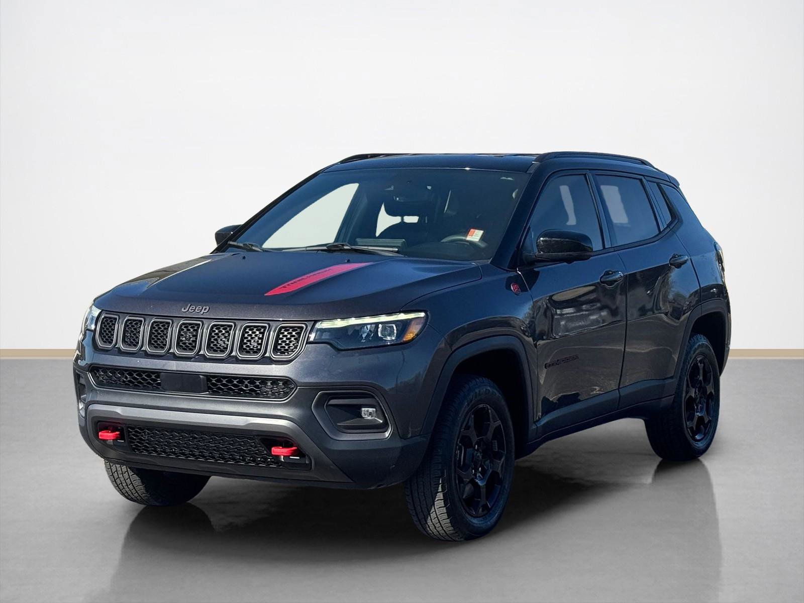 Used 2023 Jeep Compass Trailhawk w/ Trailhawk Elite Group image 3