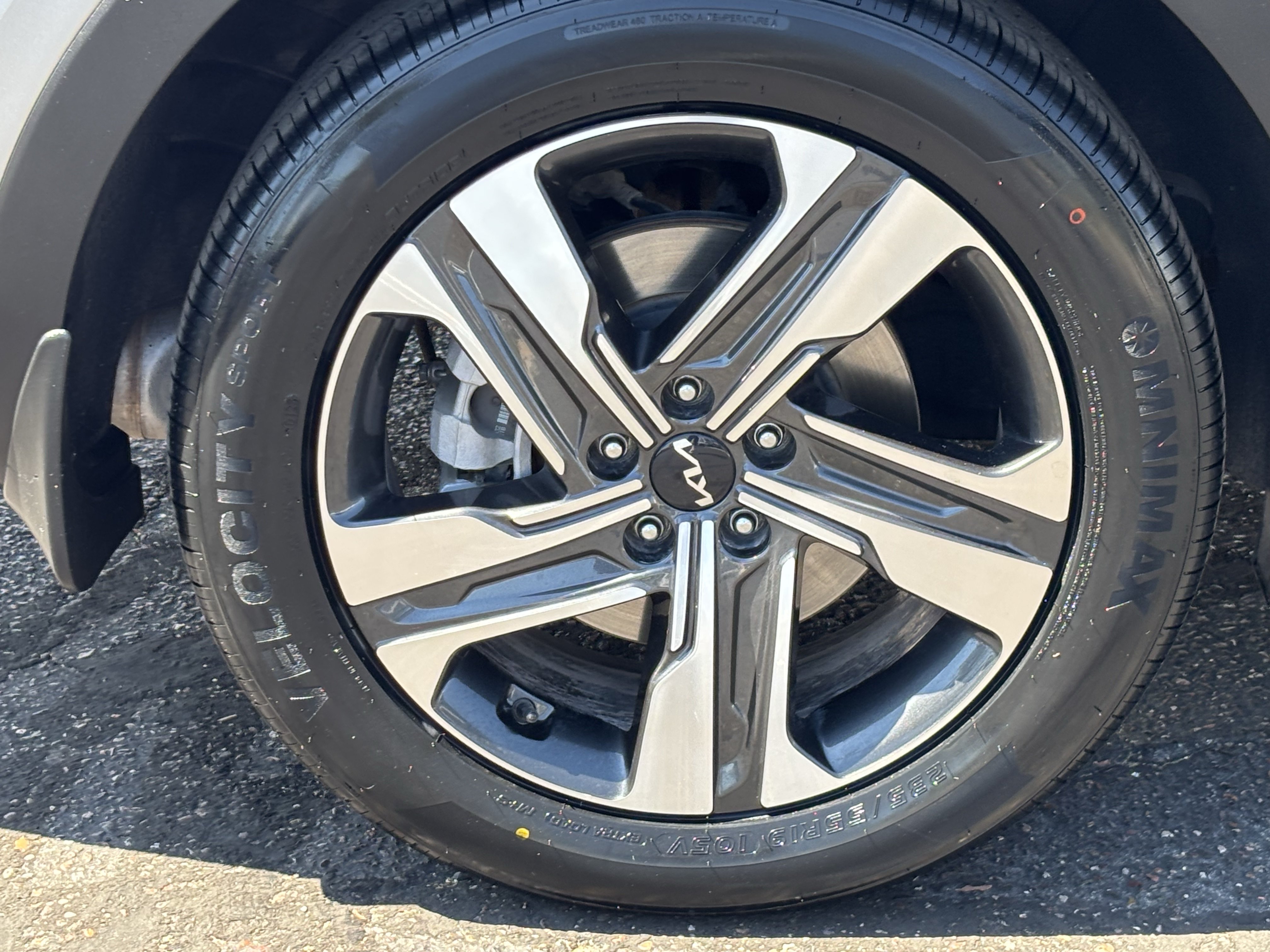 Certified 2023 Kia Sorento EX AWD/4WD image 7